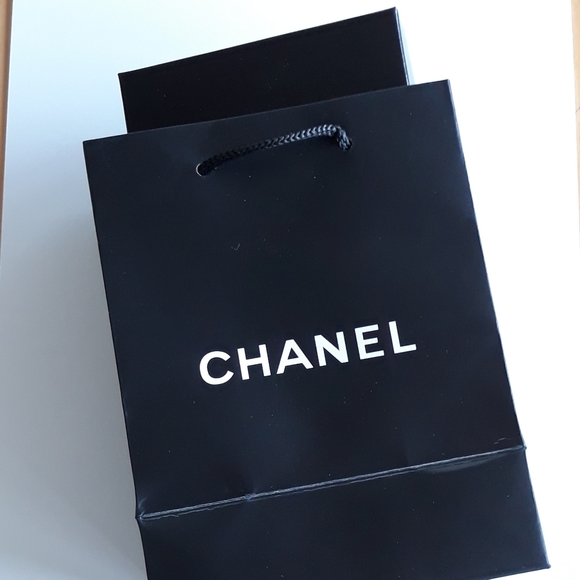 Chanel Fan Key Chain - Picture 2 of 5